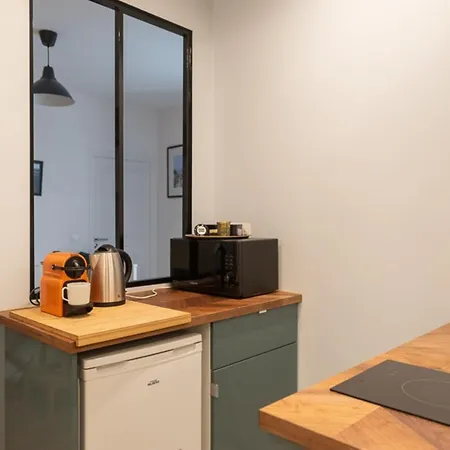 Bright Close To The Seine River * Boulogne-Billancourt