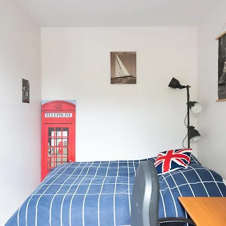 Bright Close To The Seine River * Boulogne-Billancourt